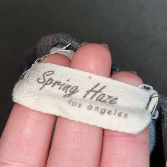 No size tag but fits like a medium!! Cute crop top!! - Picture 2 of 2